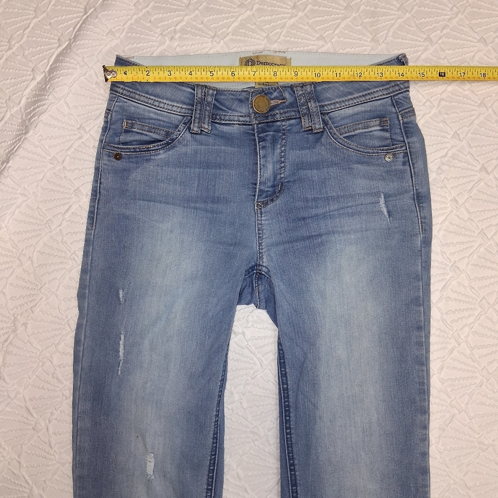 Democracy Light Wash Skinny Jeans with Subtle Distress Size 2 - Picture 13 of 16